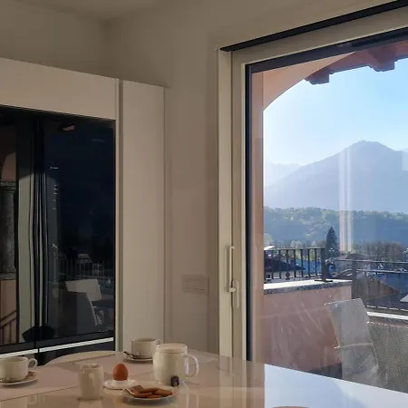 Riva Del Lario Sartori Apartmán *